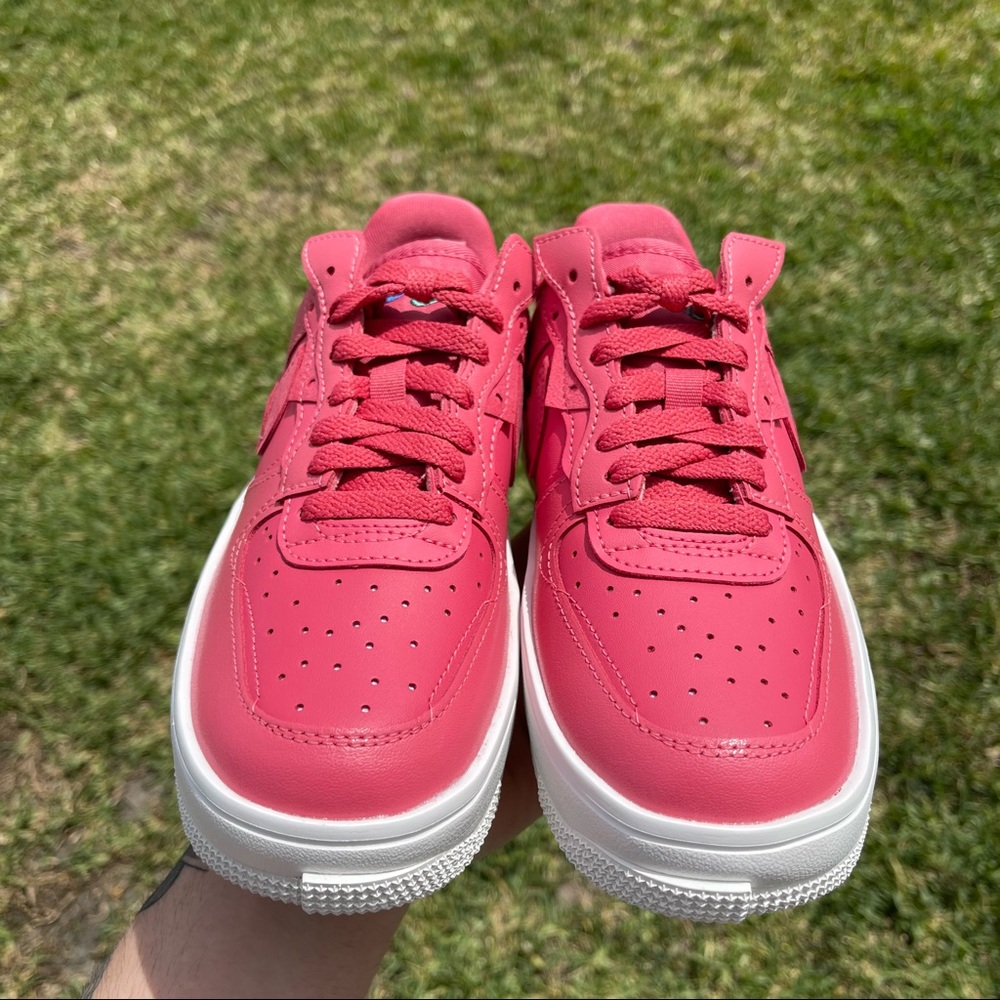 NIKE AIR FORCE 1 LOW PINK WHITE - Picture 2 of 3